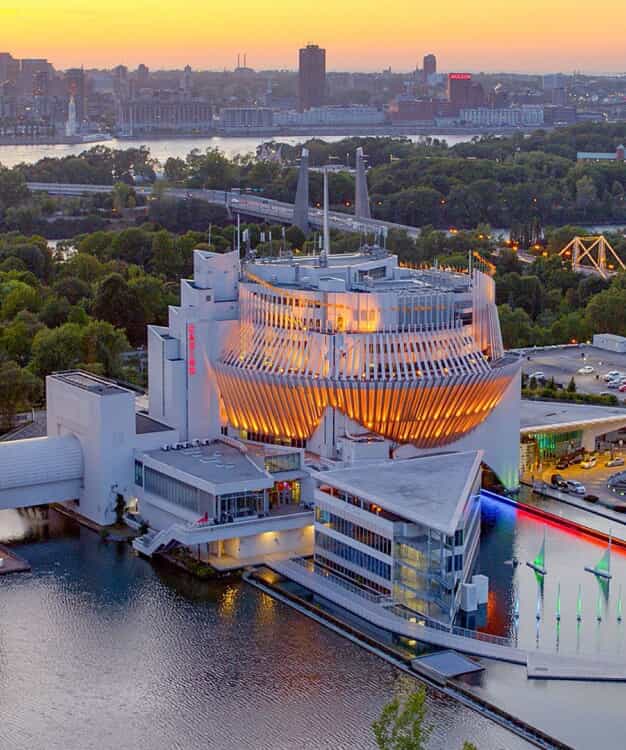 Casino de Montréal Hotel with Montreal skyline views